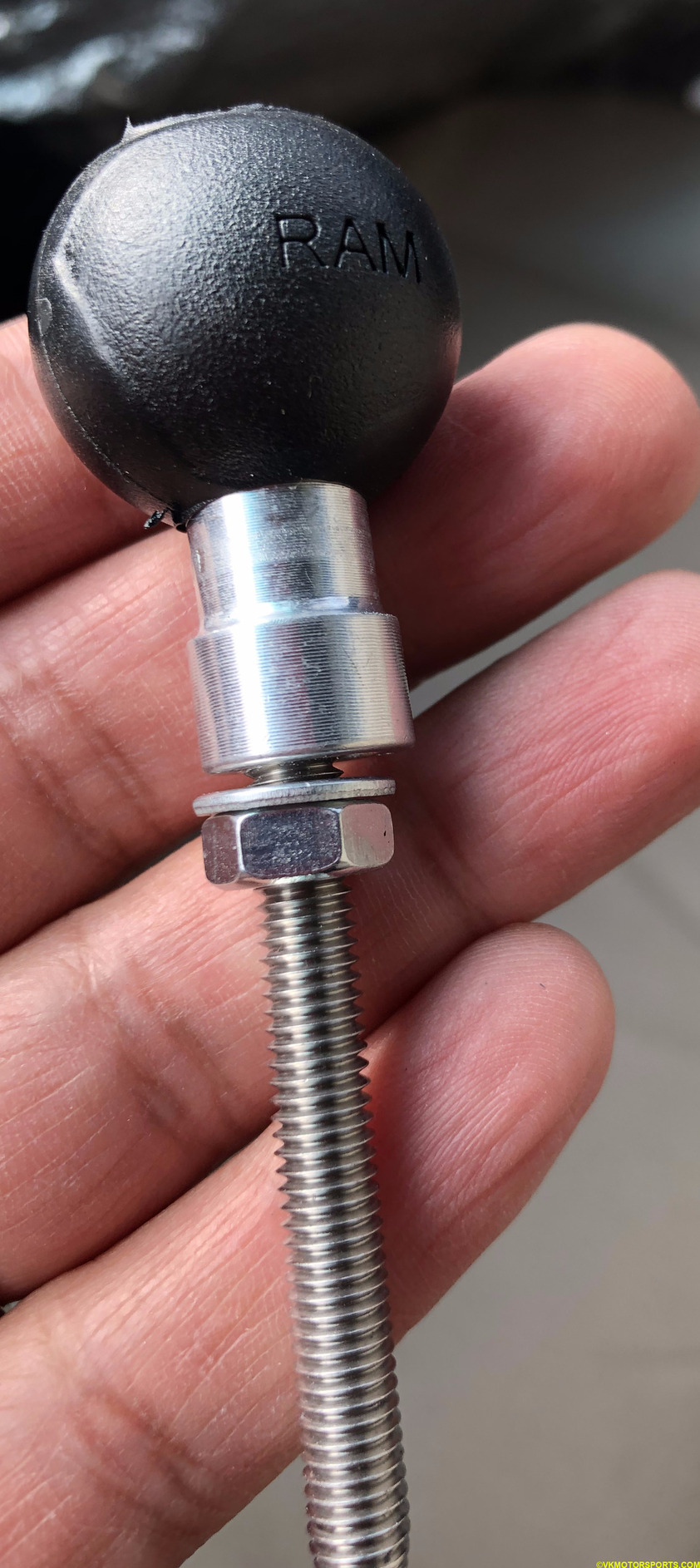 Figure 2b. Tighten the base with an extra nut and washer