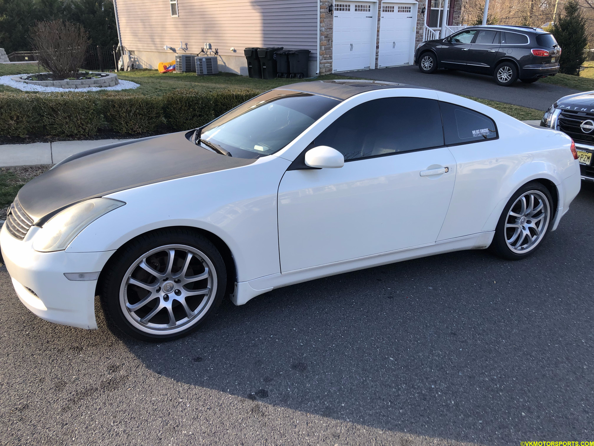 Figure 7. Side view of the car with the hood and roof wrapped