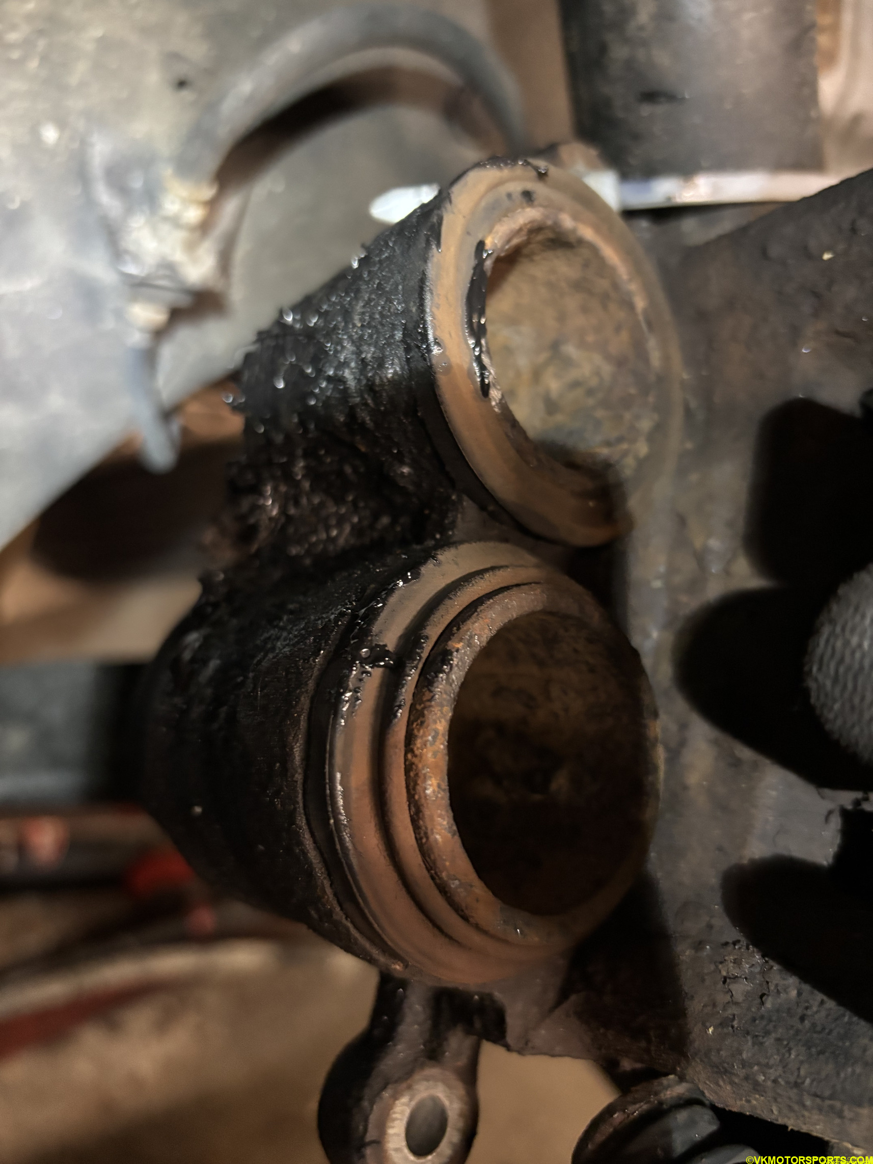 Figure 7. Front caliper cylinders that are extending outwards